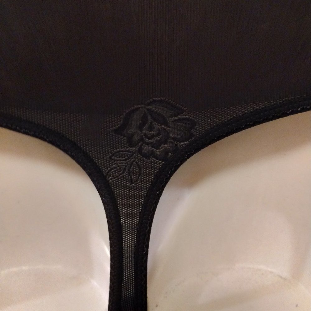 Werena (S) Underbust Tummy Tuck Shaper Thong Bodysuit - Picture 9 of 10